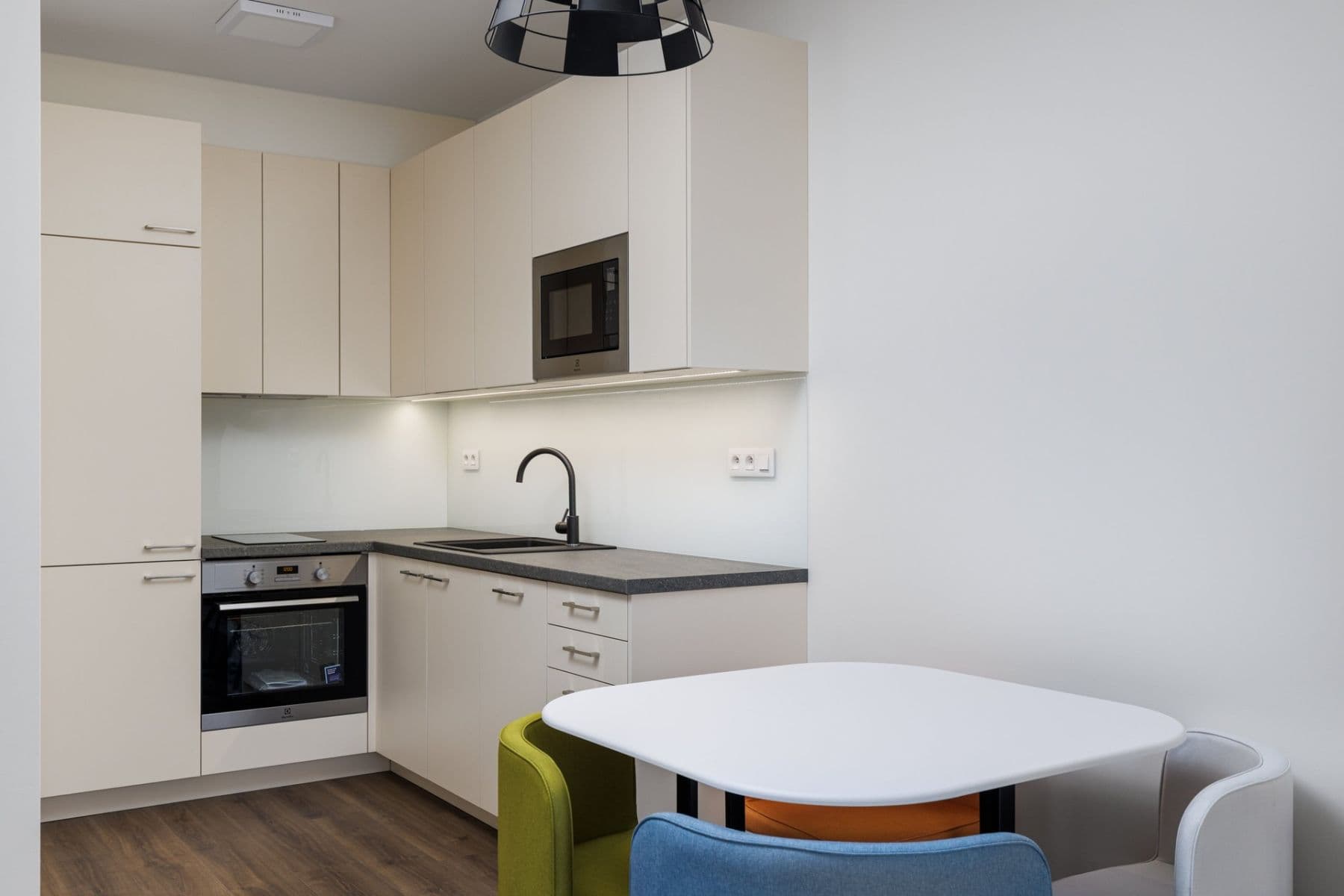 Prenájom bytu 2-izbový 48 m², V domově, Praha, Praha Prenájom bytu 2-izbový 48 m², V domově, Praha, Praha