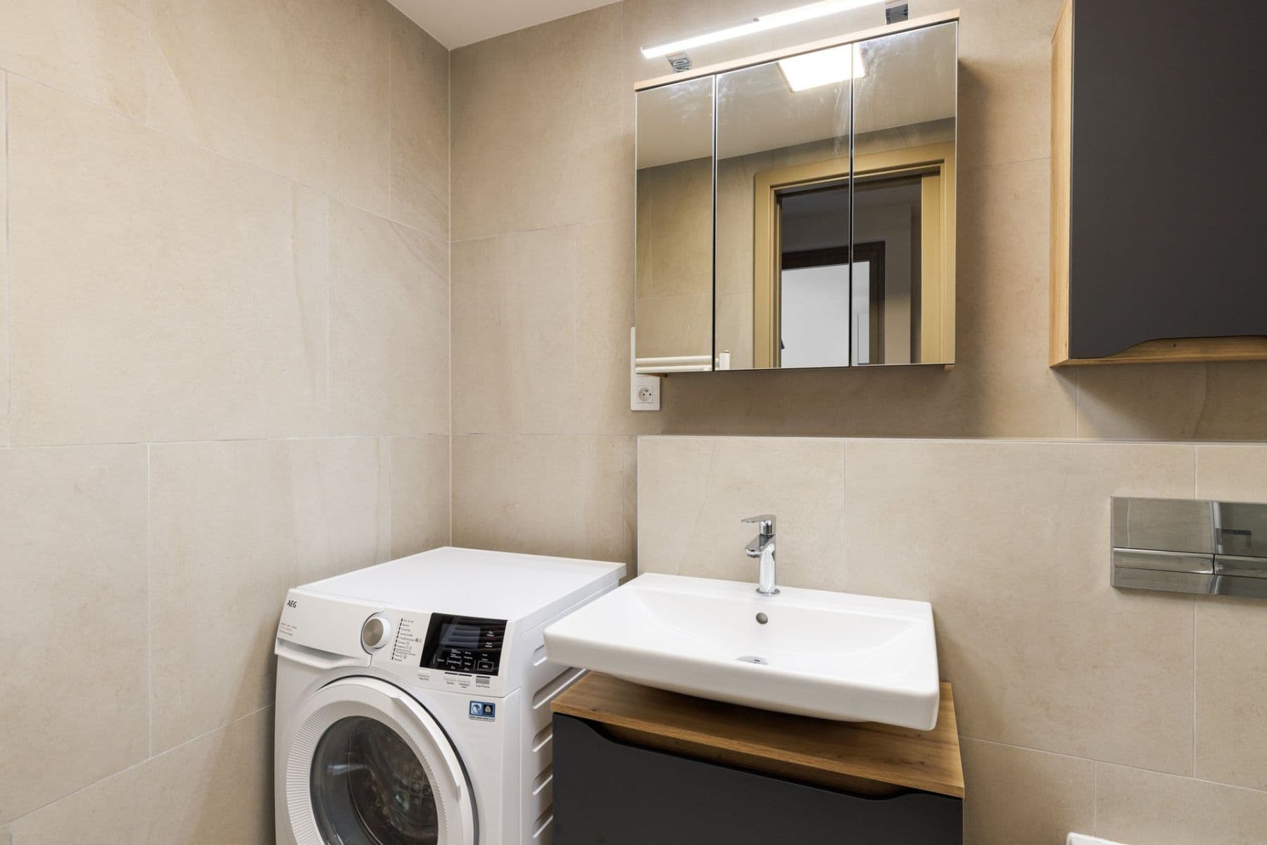 Prenájom bytu 2-izbový 48 m², V domově, Praha, Praha Prenájom bytu 2-izbový 48 m², V domově, Praha, Praha