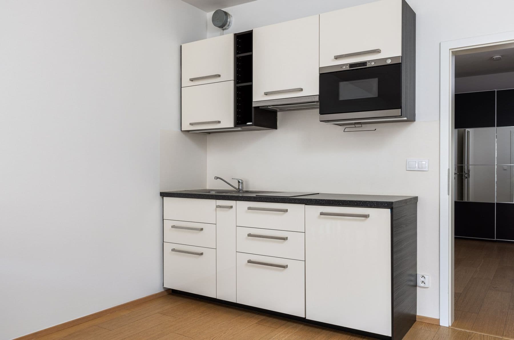 Prenájom bytu 1-izbový 43 m², Nuselská, Praha, Praha Prenájom bytu 1-izbový 43 m², Nuselská, Praha, Praha
