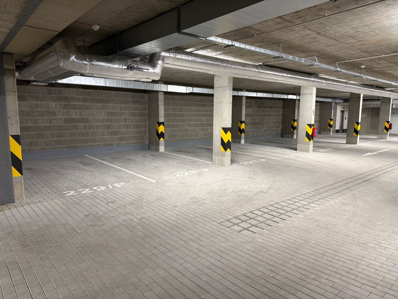 Prenájom garáže 13 m², Praha, Praha Prenájom garáže 13 m², Praha, Praha