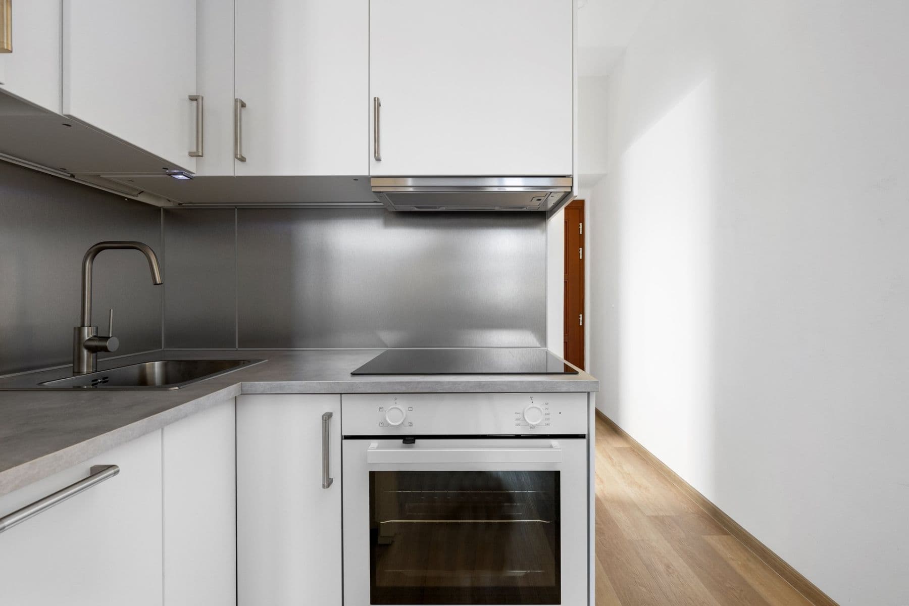 Prenájom bytu 1-izbový 29 m², Milíčova, Praha, Praha Prenájom bytu 1-izbový 29 m², Milíčova, Praha, Praha