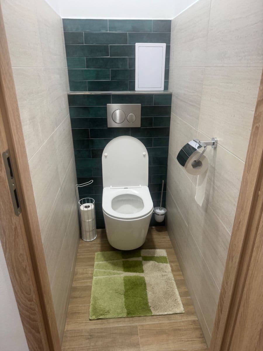 Prenájom bytu 2-izbový 66 m², Pod Zámečkem, Hradec Králové, Královéhradecký kraj Prenájom bytu 2-izbový 66 m², Pod Zámečkem, Hradec Králové, Královéhradecký kraj