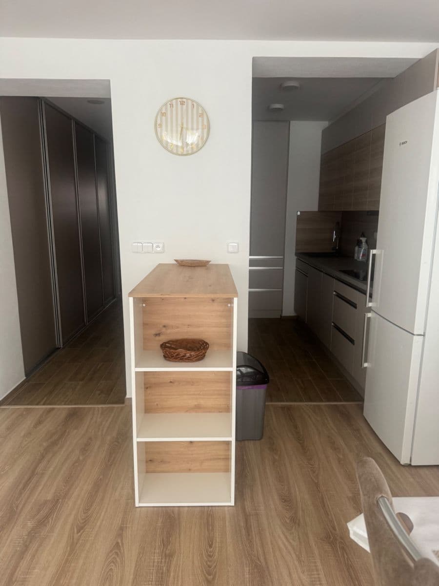 Prenájom bytu 2-izbový 66 m², Pod Zámečkem, Hradec Králové, Královéhradecký kraj Prenájom bytu 2-izbový 66 m², Pod Zámečkem, Hradec Králové, Královéhradecký kraj