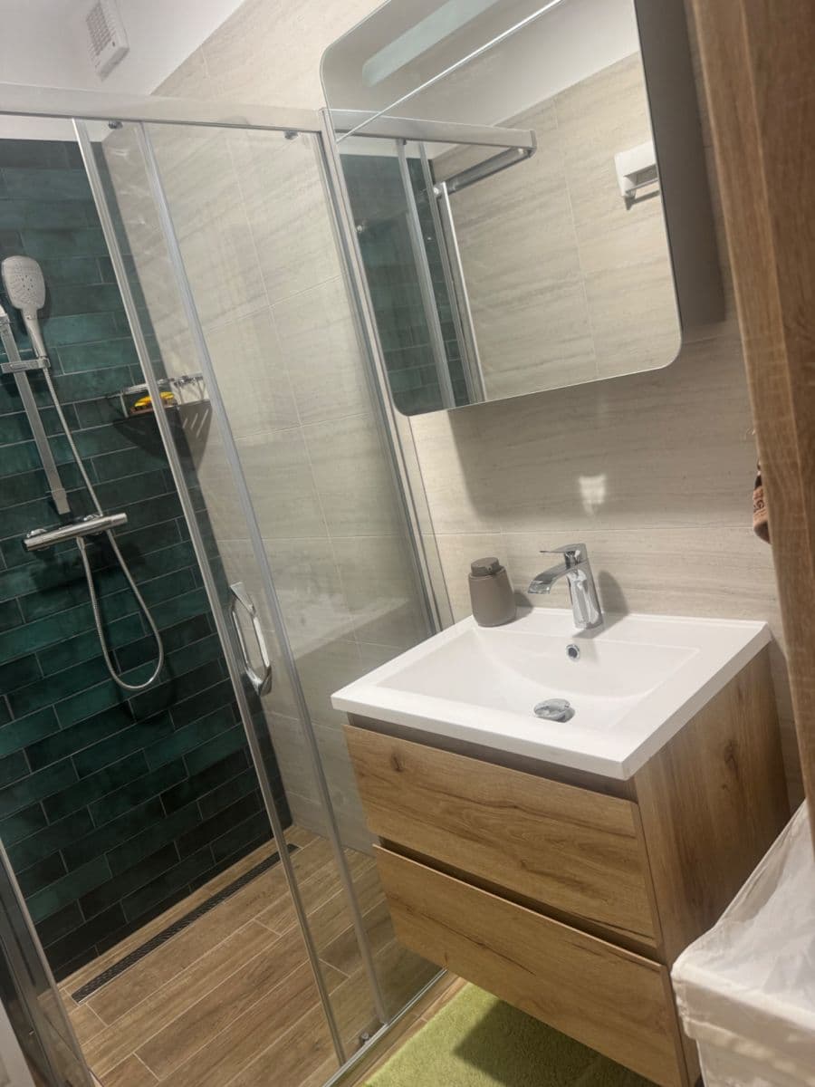 Prenájom bytu 2-izbový 66 m², Pod Zámečkem, Hradec Králové, Královéhradecký kraj Prenájom bytu 2-izbový 66 m², Pod Zámečkem, Hradec Králové, Královéhradecký kraj