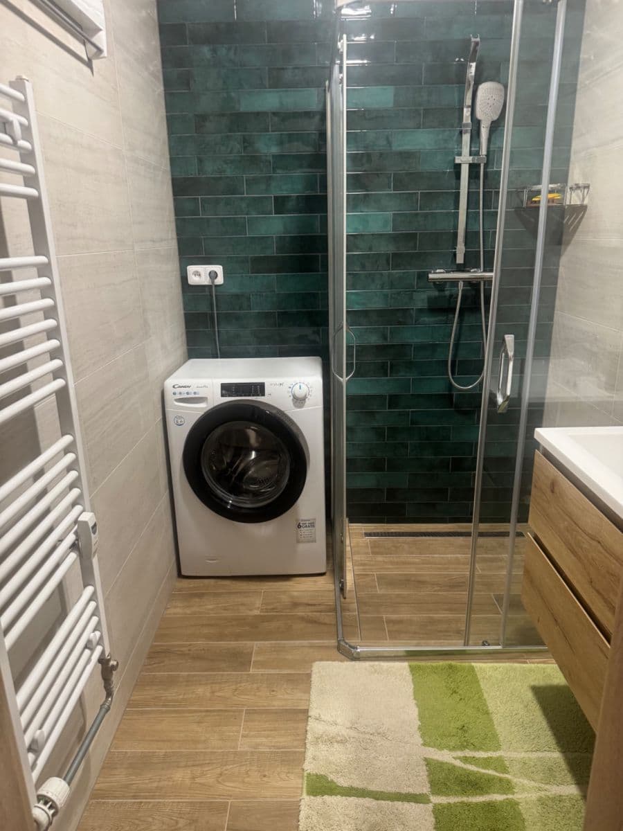 Prenájom bytu 2-izbový 66 m², Pod Zámečkem, Hradec Králové, Královéhradecký kraj Prenájom bytu 2-izbový 66 m², Pod Zámečkem, Hradec Králové, Královéhradecký kraj
