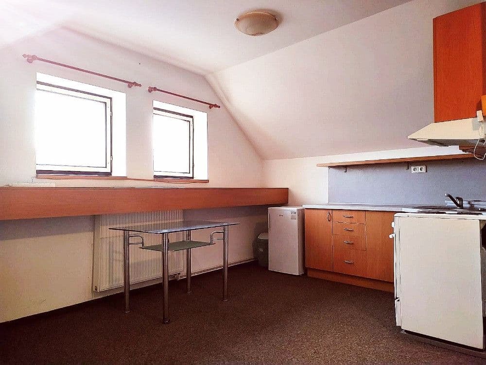 Prenájom bytu 1-izbový 31 m², Na Gruntech, Zlín, Zlínský kraj Prenájom bytu 1-izbový 31 m², Na Gruntech, Zlín, Zlínský kraj