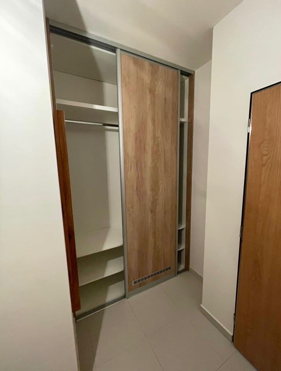 Prenájom bytu 2-izbový 55 m², Honzíkova, Praha, Praha Prenájom bytu 2-izbový 55 m², Honzíkova, Praha, Praha