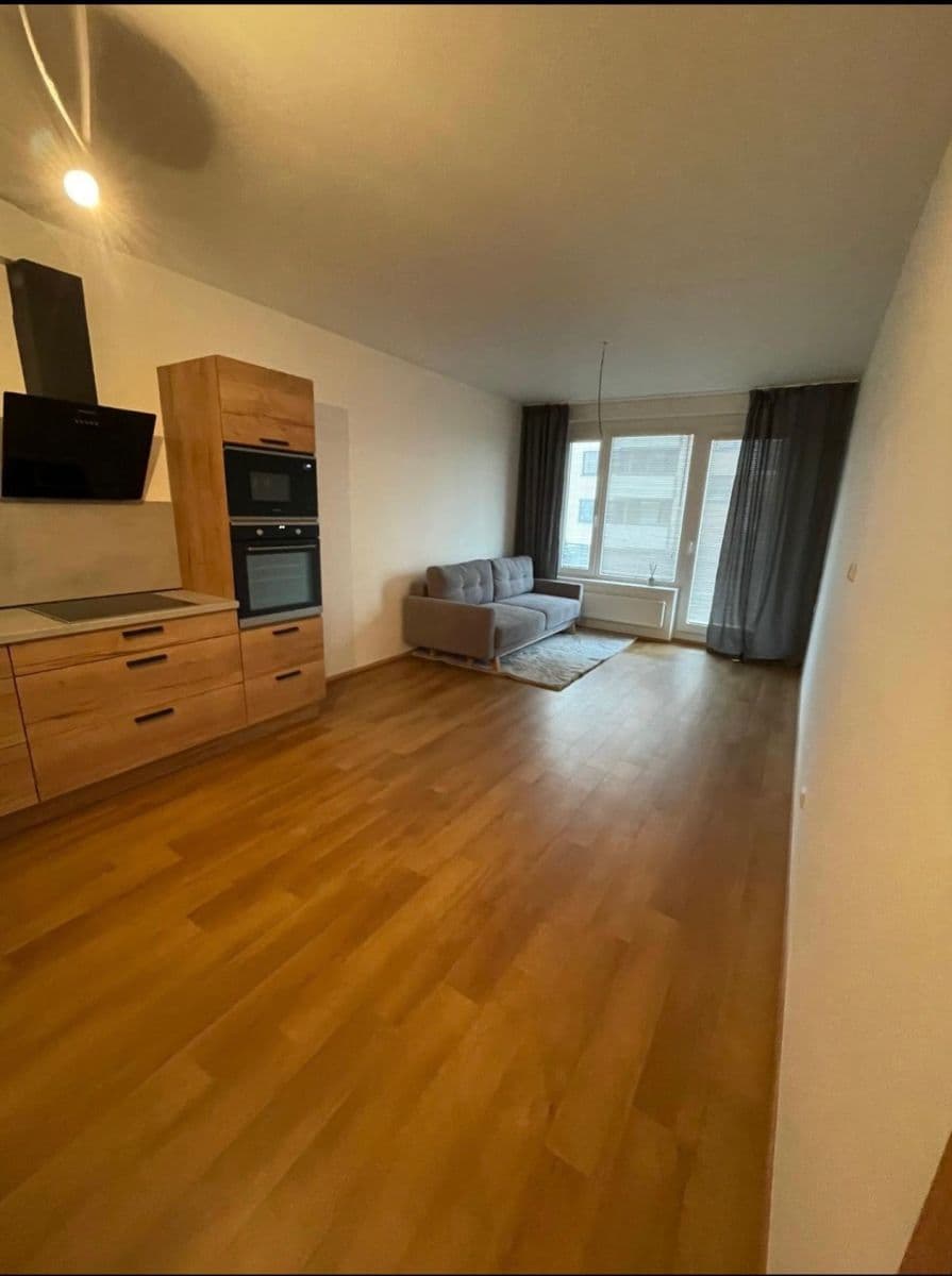 Prenájom bytu 2-izbový 55 m², Honzíkova, Praha, Praha Prenájom bytu 2-izbový 55 m², Honzíkova, Praha, Praha