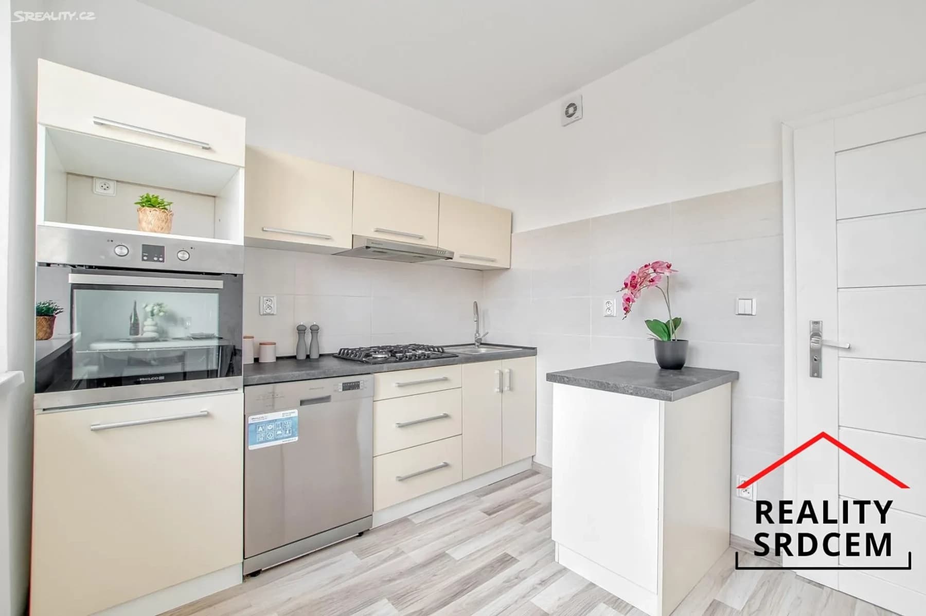 Prenájom bytu 2-izbový 69 m², tř. Osvobození, Karviná, Moravskoslezský kraj Prenájom bytu 2-izbový 69 m², tř. Osvobození, Karviná, Moravskoslezský kraj