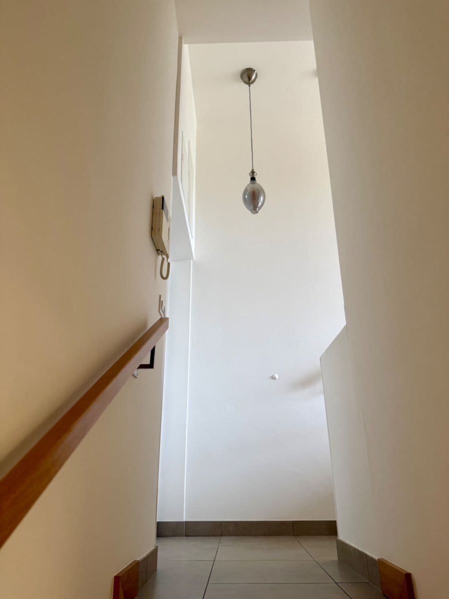 Prenájom bytu 2-izbový 55 m², Mezitraťová, Praha, Praha Prenájom bytu 2-izbový 55 m², Mezitraťová, Praha, Praha