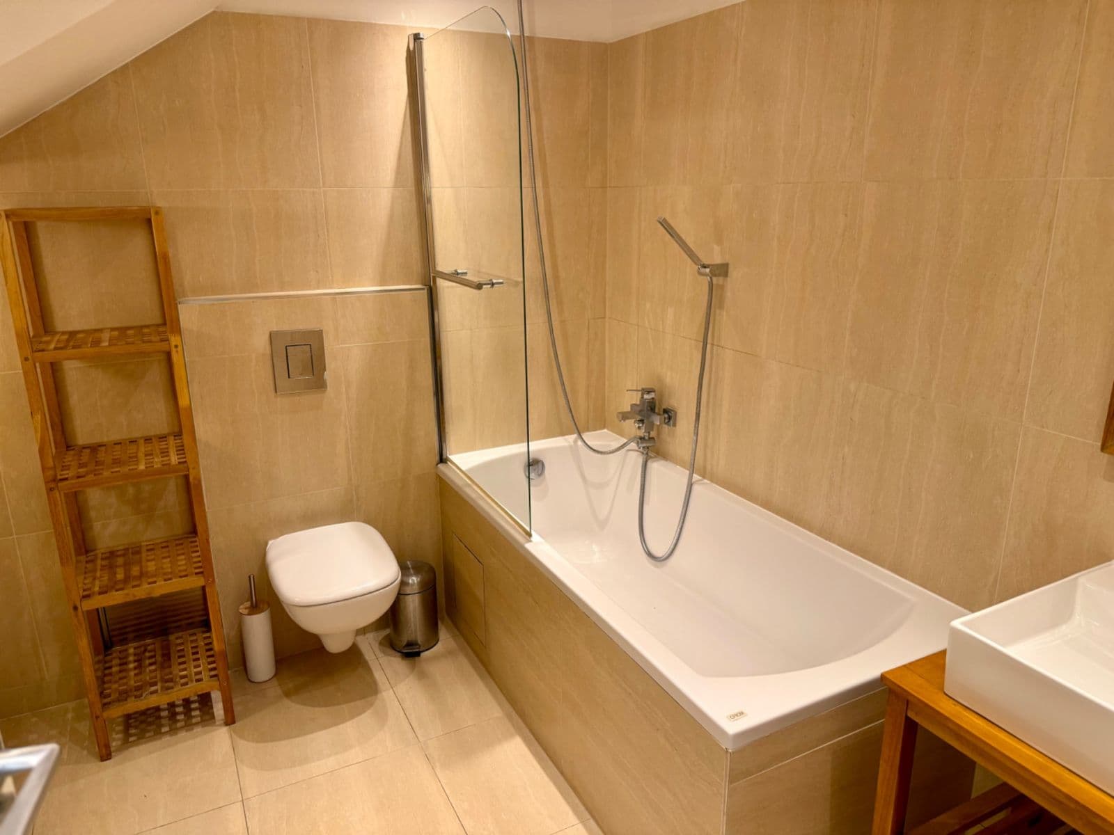 Prenájom bytu 2-izbový 55 m², Mezitraťová, Praha, Praha Prenájom bytu 2-izbový 55 m², Mezitraťová, Praha, Praha