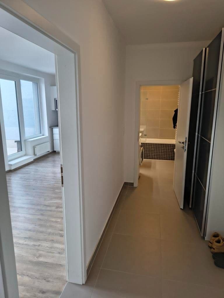Prenájom bytu 2-izbový 56 m², Kardausova, Praha, Praha Prenájom bytu 2-izbový 56 m², Kardausova, Praha, Praha