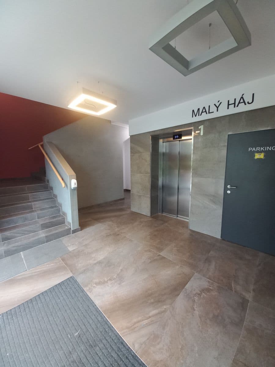 Prenájom bytu 2-izbový 56 m², Kardausova, Praha, Praha Prenájom bytu 2-izbový 56 m², Kardausova, Praha, Praha