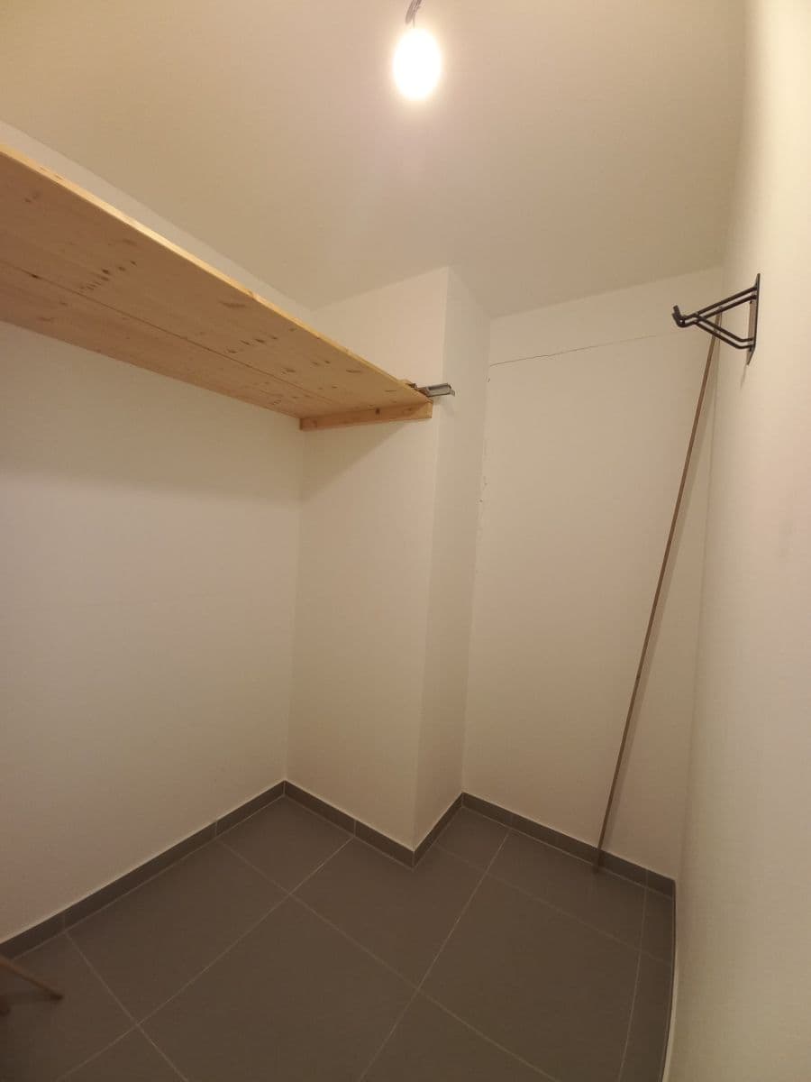 Prenájom bytu 2-izbový 56 m², Kardausova, Praha, Praha Prenájom bytu 2-izbový 56 m², Kardausova, Praha, Praha