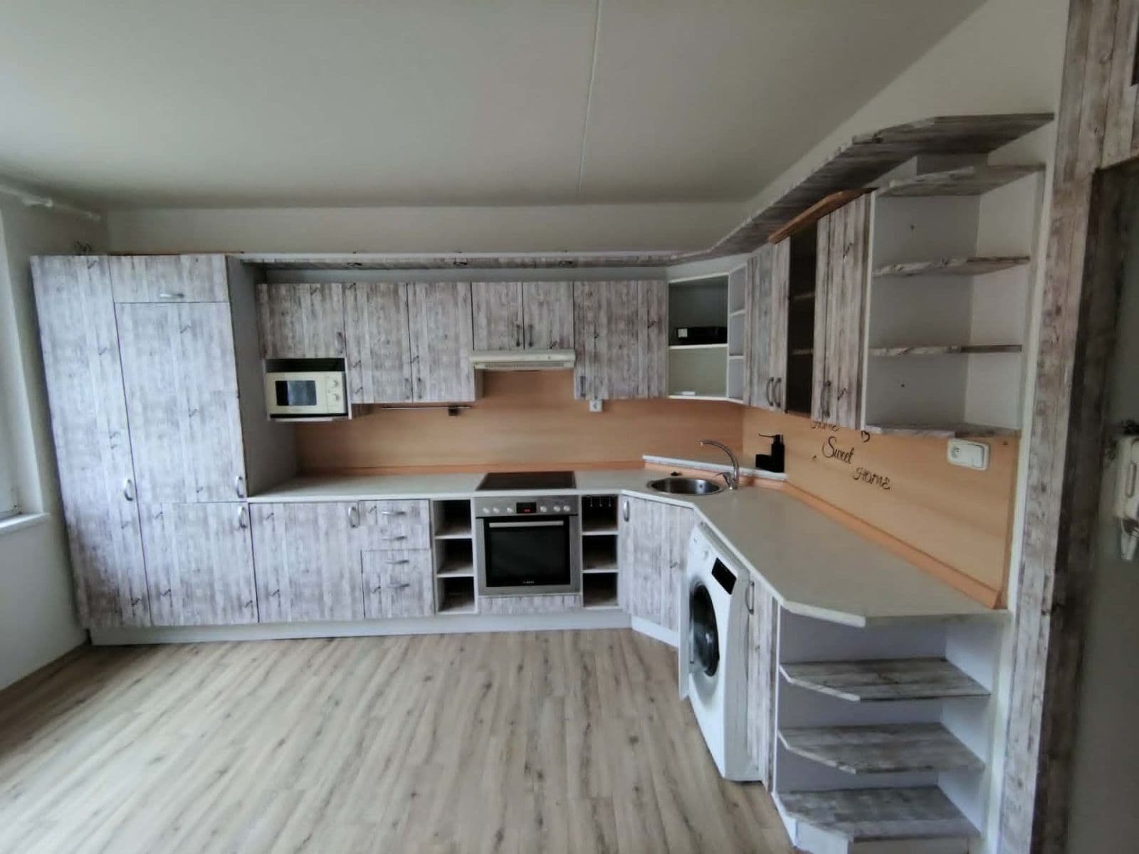 Prenájom bytu 1-izbový 37 m², Křivoklátská, Nové Strašecí, Středočeský kraj Prenájom bytu 1-izbový 37 m², Křivoklátská, Nové Strašecí, Středočeský kraj