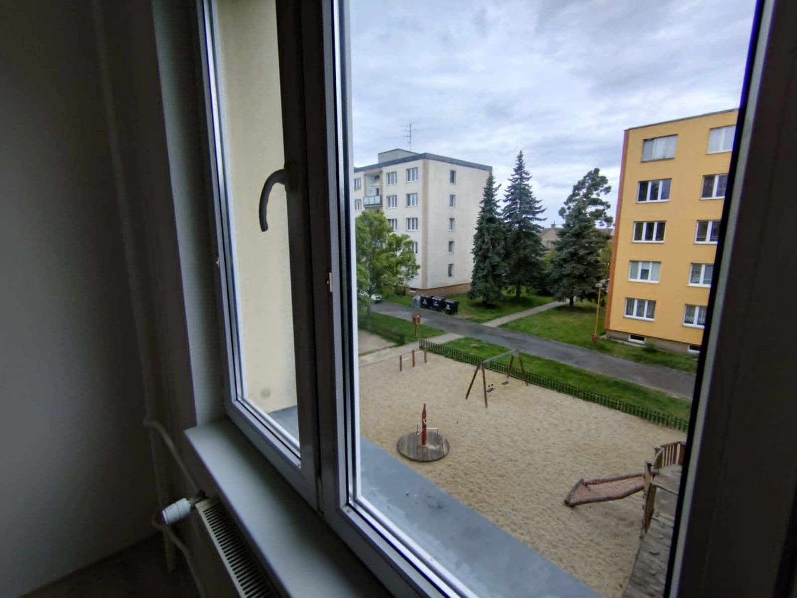 Prenájom bytu 1-izbový 37 m², Křivoklátská, Nové Strašecí, Středočeský kraj Prenájom bytu 1-izbový 37 m², Křivoklátská, Nové Strašecí, Středočeský kraj