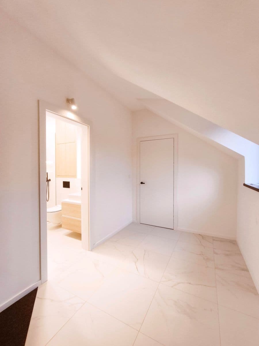 Predaj bytu 3-izbový 67 m², K Vltavě, Praha, Praha Predaj bytu 3-izbový 67 m², K Vltavě, Praha, Praha