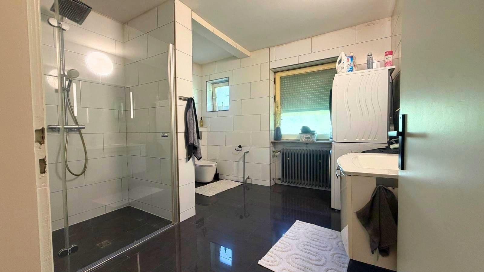 Predaj domu 155 m², pozemek 420 m², Frankenthal, Porýnie-Falcko Predaj domu 155 m², pozemek 420 m², Frankenthal, Porýnie-Falcko