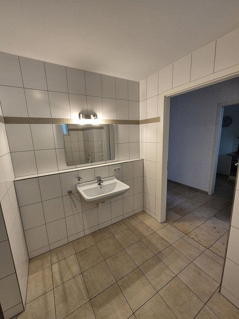 Prenájom bytu 2-izbový 63 m², Nürtingerstr. 1, Nürtingen, Bádensko-Wurttembersko Prenájom bytu 2-izbový 63 m², Nürtingerstr. 1, Nürtingen, Bádensko-Wurttembersko