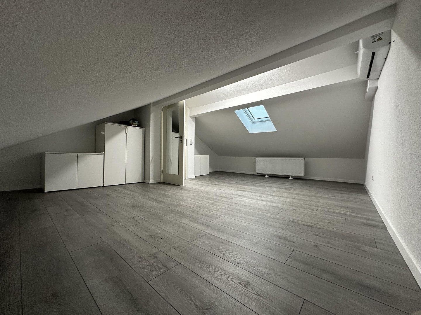 Predaj domu 129 m², pozemek 423 m², Östringen, Bádensko-Wurttembersko Predaj domu 129 m², pozemek 423 m², Östringen, Bádensko-Wurttembersko