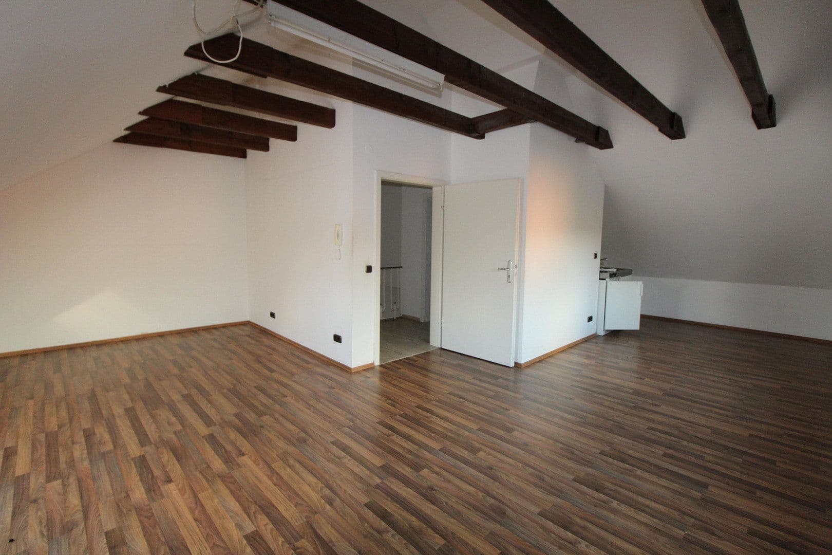 Predaj domu 158 m², pozemek 286 m², Hoppegartenring 119, Langenhagen, Dolné Sasko Predaj domu 158 m², pozemek 286 m², Hoppegartenring 119, Langenhagen, Dolné Sasko