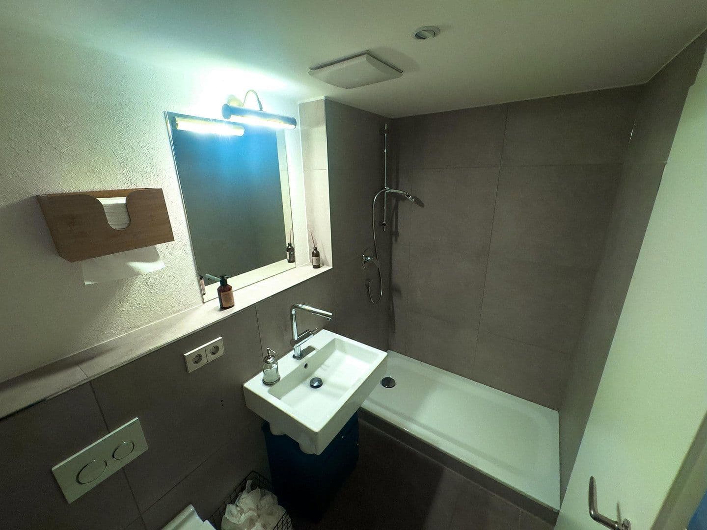 Prenájom kancelárie 65 m², Stuttgart, Bádensko-Wurttembersko Prenájom kancelárie 65 m², Stuttgart, Bádensko-Wurttembersko