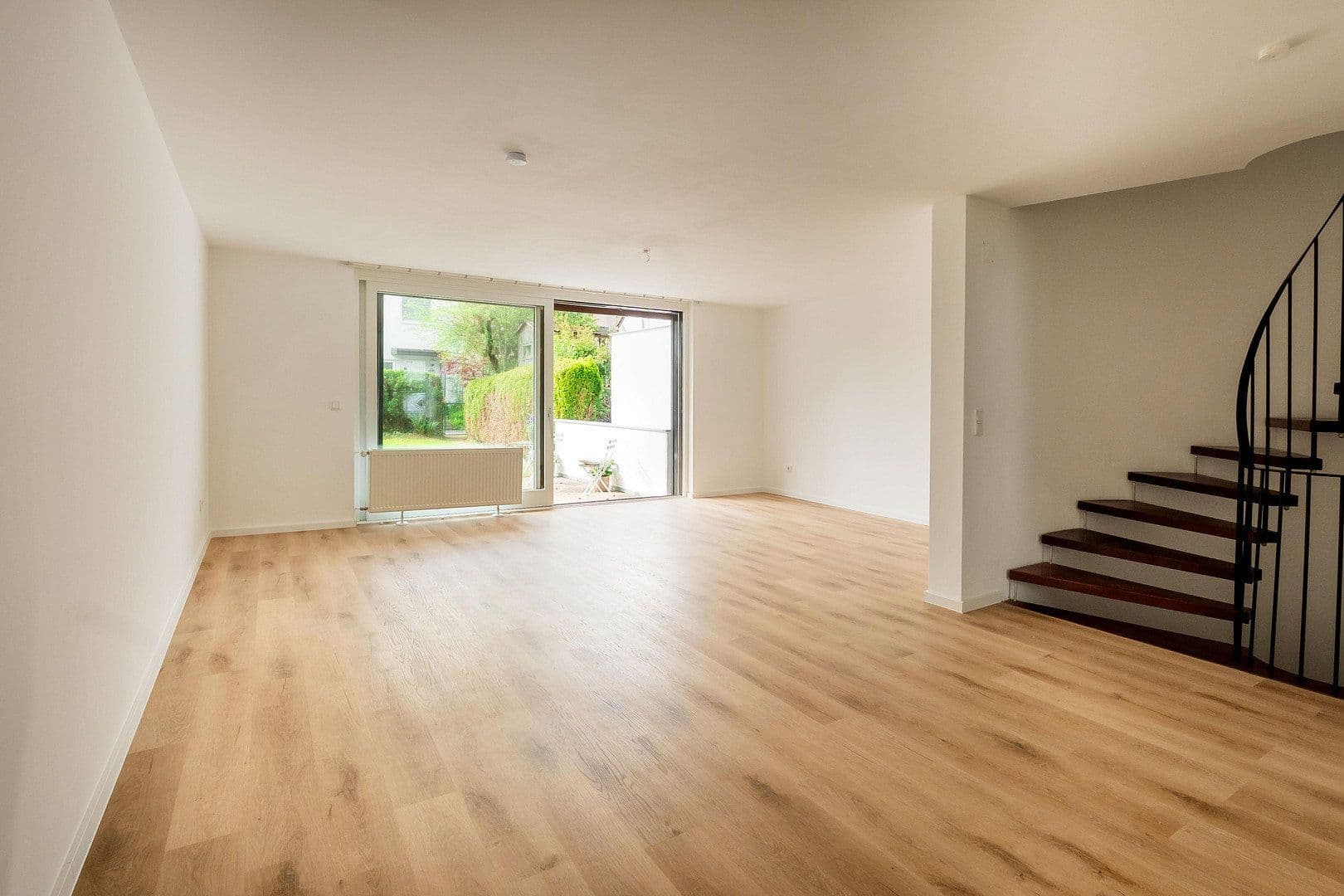 Predaj domu 140 m², pozemek 200 m², Stadtbergen, Bavorsko Predaj domu 140 m², pozemek 200 m², Stadtbergen, Bavorsko