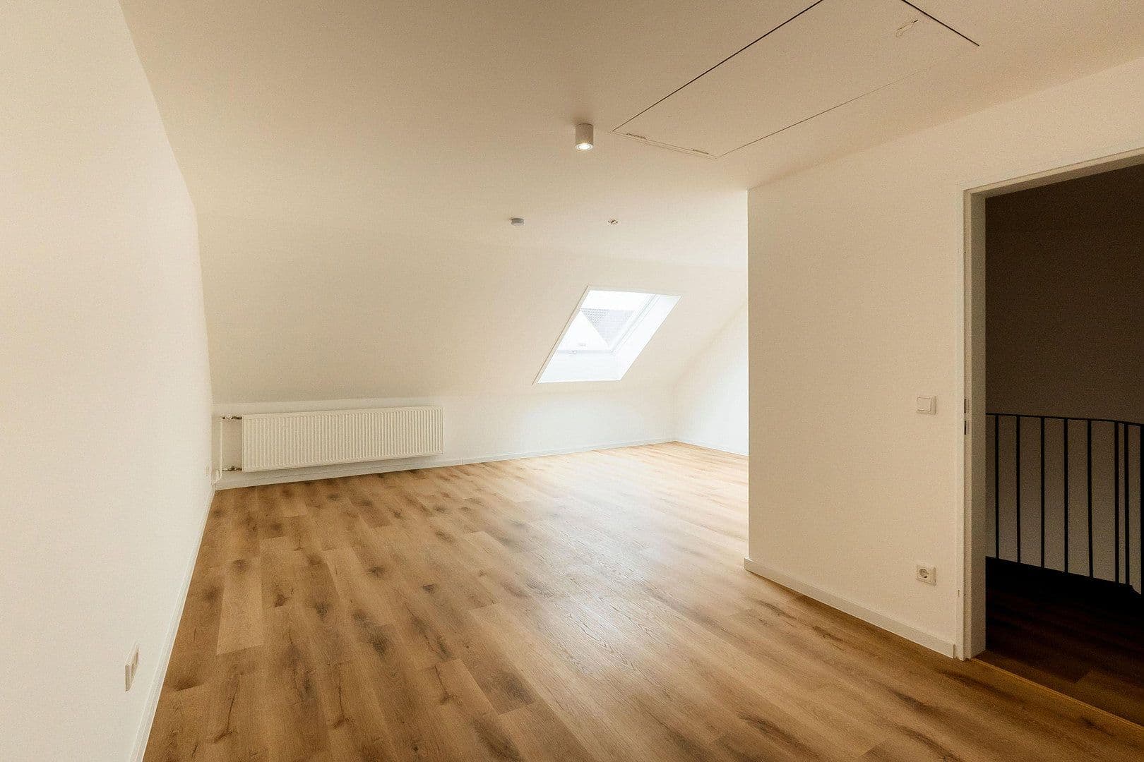 Predaj domu 140 m², pozemek 200 m², Stadtbergen, Bavorsko Predaj domu 140 m², pozemek 200 m², Stadtbergen, Bavorsko