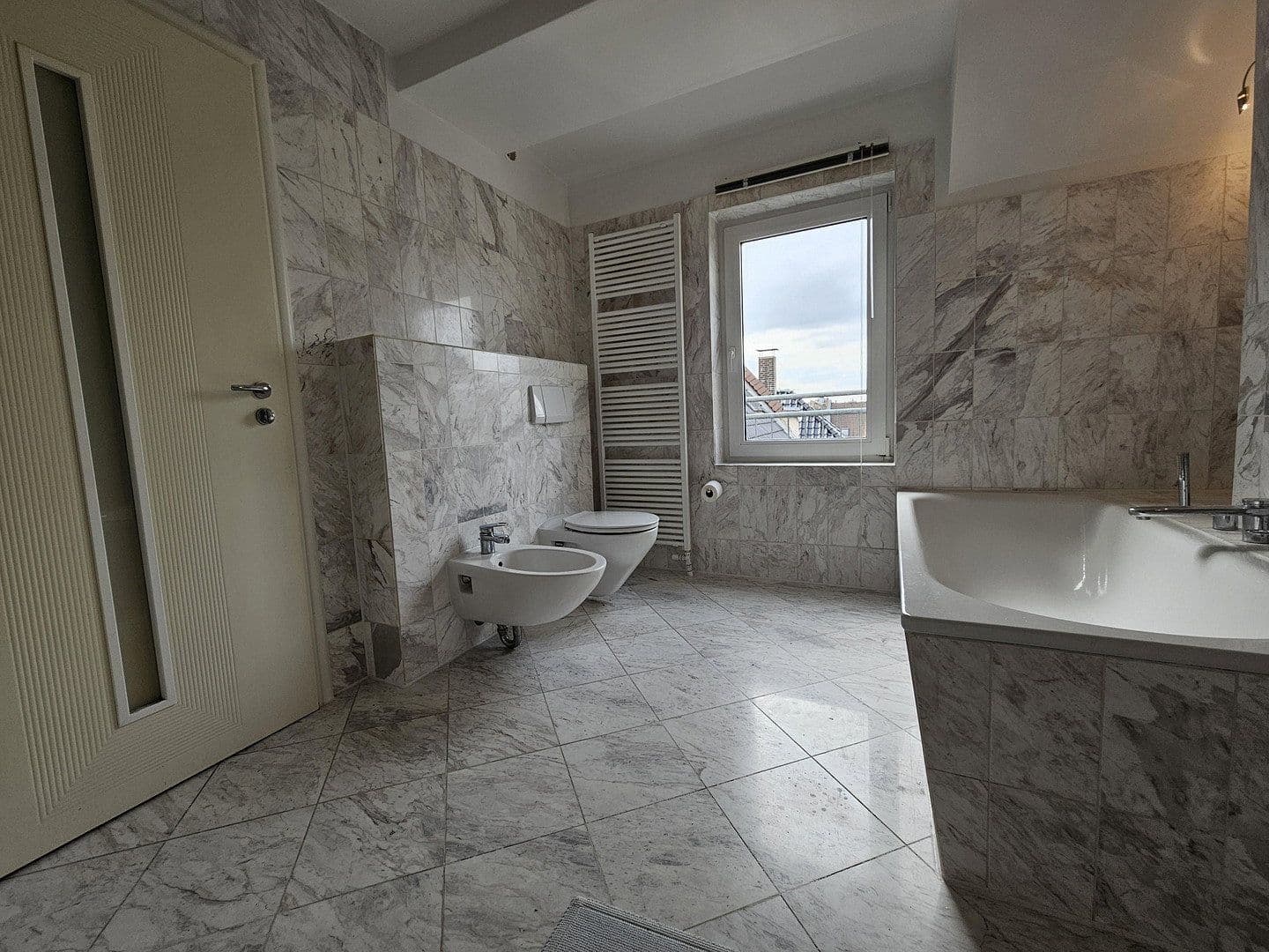 Predaj bytu 3-izbový 107 m², Frankfurt, Hesensko Predaj bytu 3-izbový 107 m², Frankfurt, Hesensko