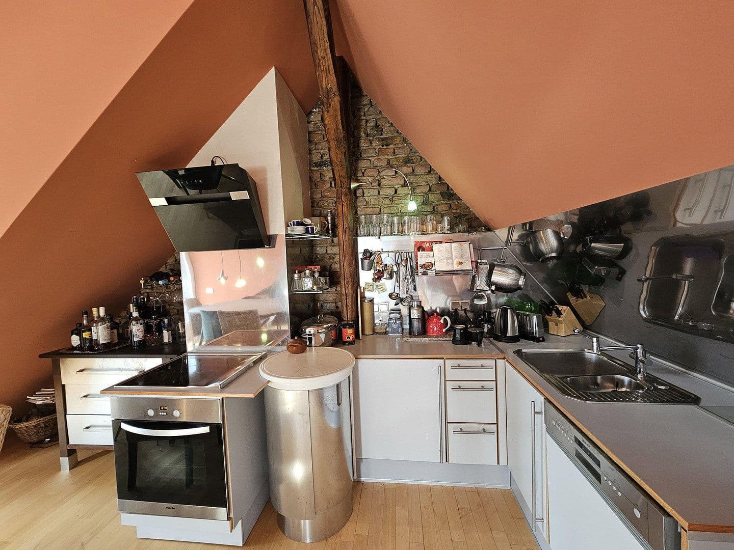 Predaj bytu 3-izbový 107 m², Frankfurt, Hesensko Predaj bytu 3-izbový 107 m², Frankfurt, Hesensko