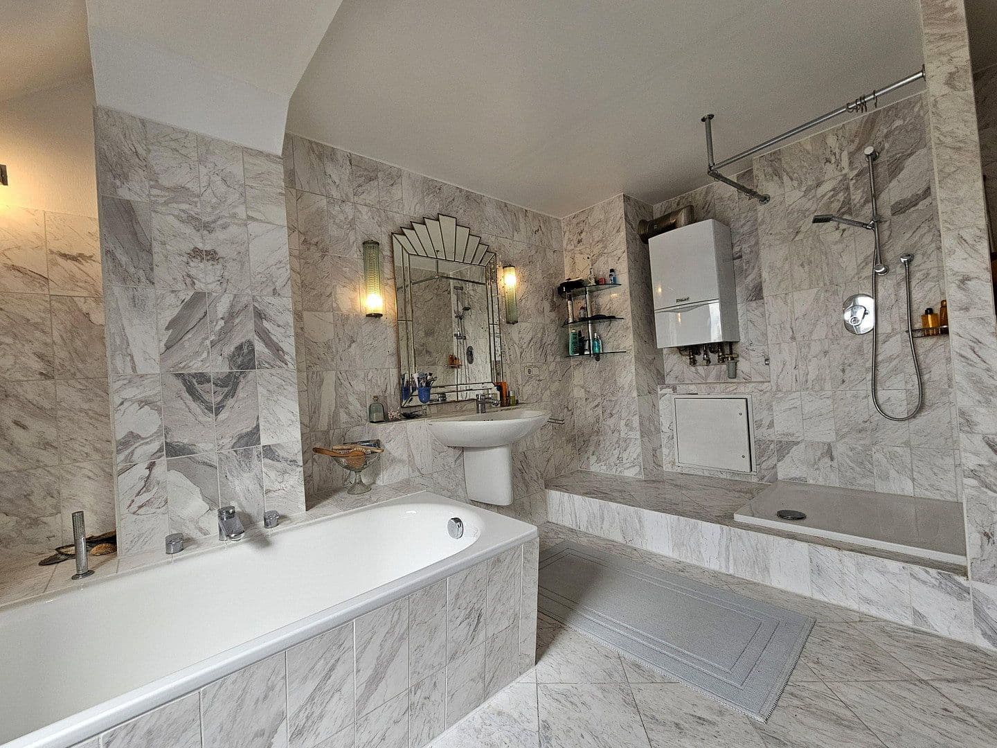 Predaj bytu 3-izbový 107 m², Frankfurt, Hesensko Predaj bytu 3-izbový 107 m², Frankfurt, Hesensko