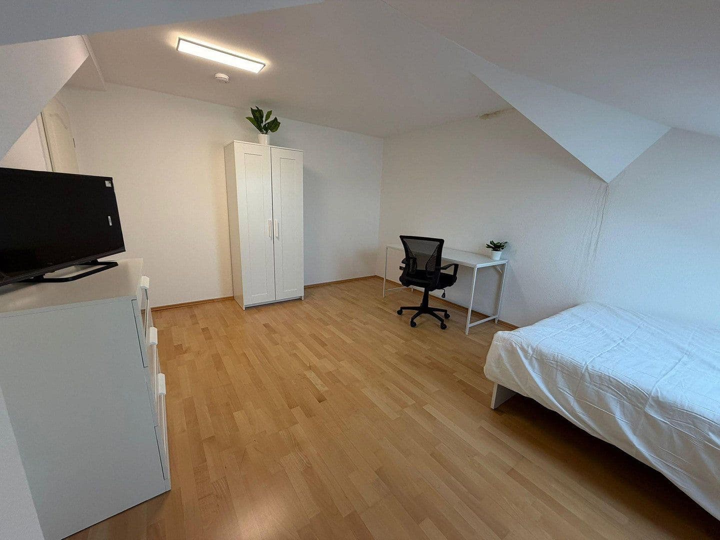 Prenájom bytu 1-izbový 297 m², Wörthstraße 1B, Bamberg, Bavorsko Prenájom bytu 1-izbový 297 m², Wörthstraße 1B, Bamberg, Bavorsko