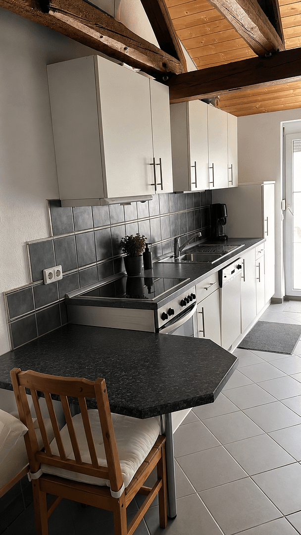 Prenájom bytu 2-izbový 64 m², Steinhoferstraße 29, Nürtingen, Bádensko-Wurttembersko Prenájom bytu 2-izbový 64 m², Steinhoferstraße 29, Nürtingen, Bádensko-Wurttembersko