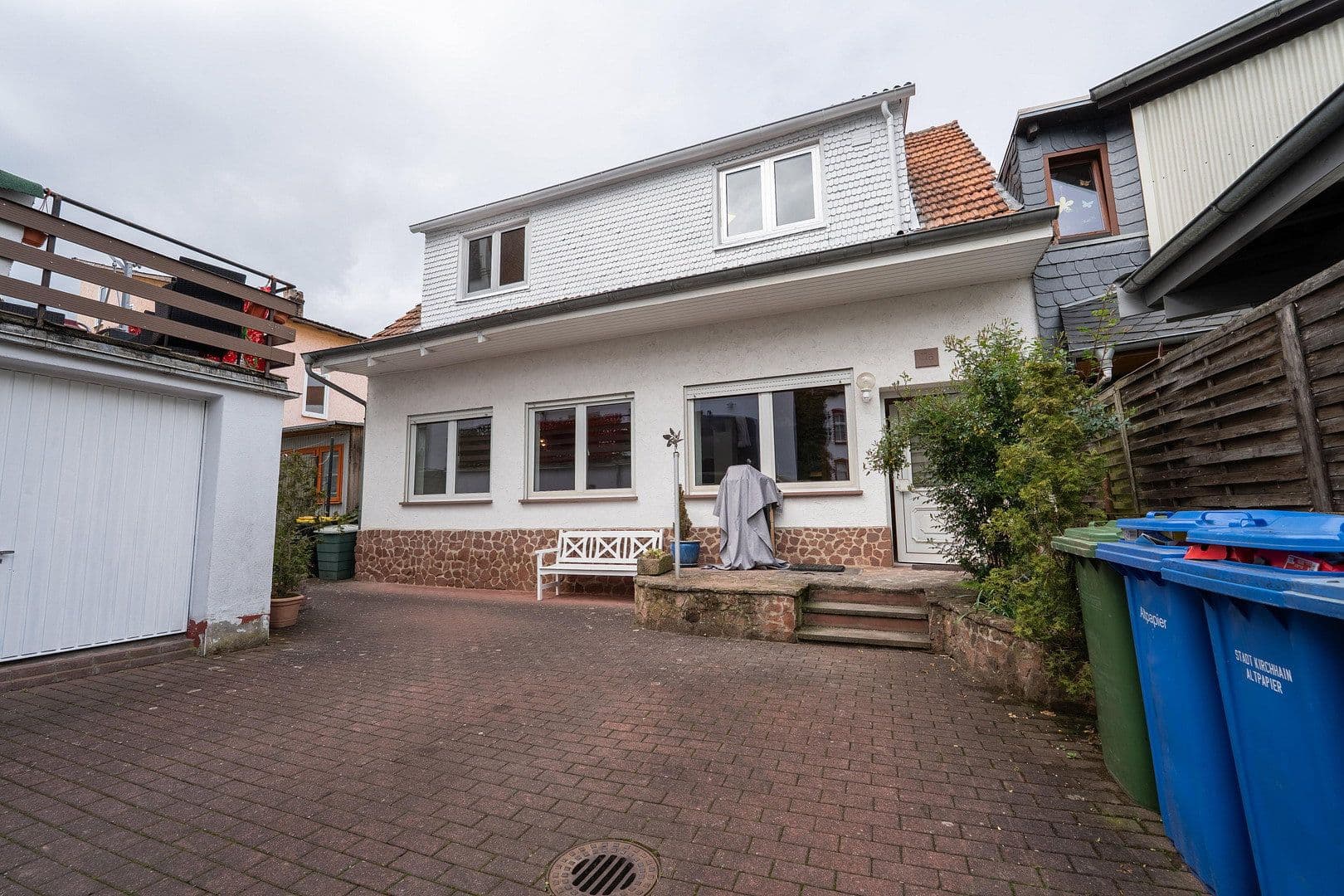 Predaj domu 157 m², pozemek 160 m², Biegenstraße 11a, Kirchhain, Hesensko Predaj domu 157 m², pozemek 160 m², Biegenstraße 11a, Kirchhain, Hesensko