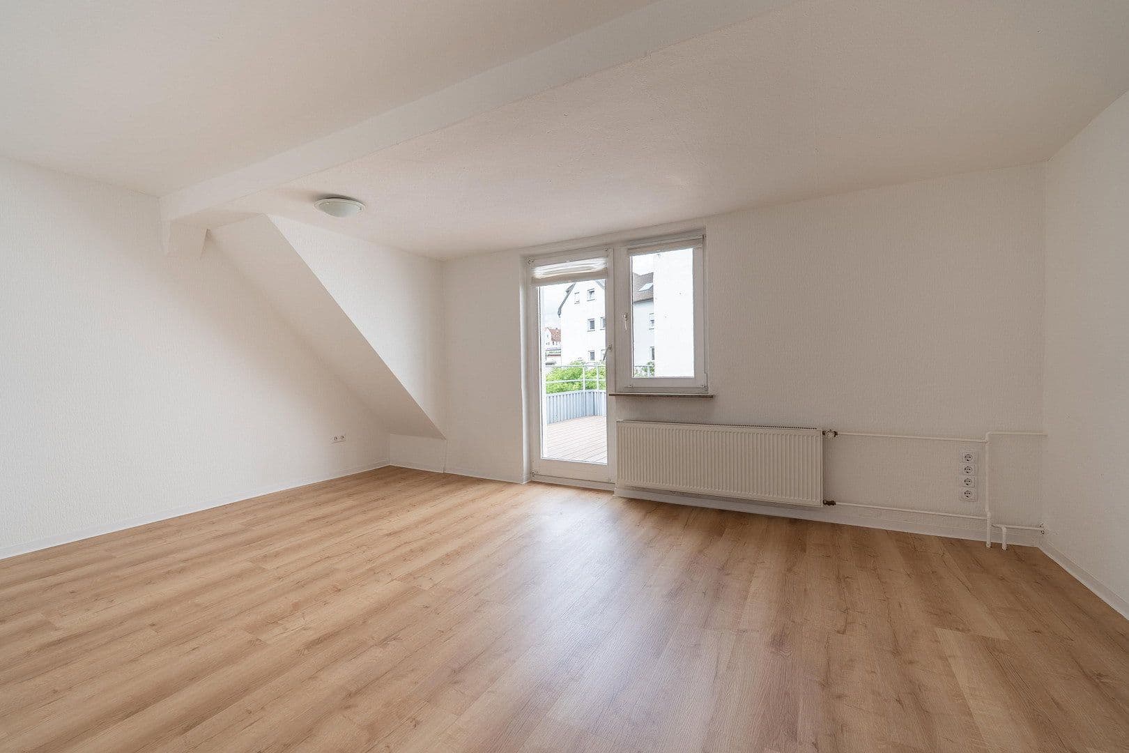 Predaj domu 157 m², pozemek 160 m², Biegenstraße 11a, Kirchhain, Hesensko Predaj domu 157 m², pozemek 160 m², Biegenstraße 11a, Kirchhain, Hesensko