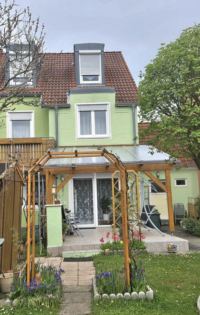 Predaj domu 130 m², pozemek 333 m², Würzburg, Bavorsko Predaj domu 130 m², pozemek 333 m², Würzburg, Bavorsko