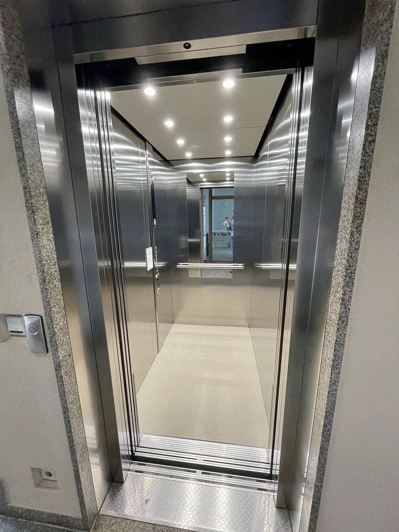 Prenájom kancelárie 293 m², München, Bavorsko Prenájom kancelárie 293 m², München, Bavorsko