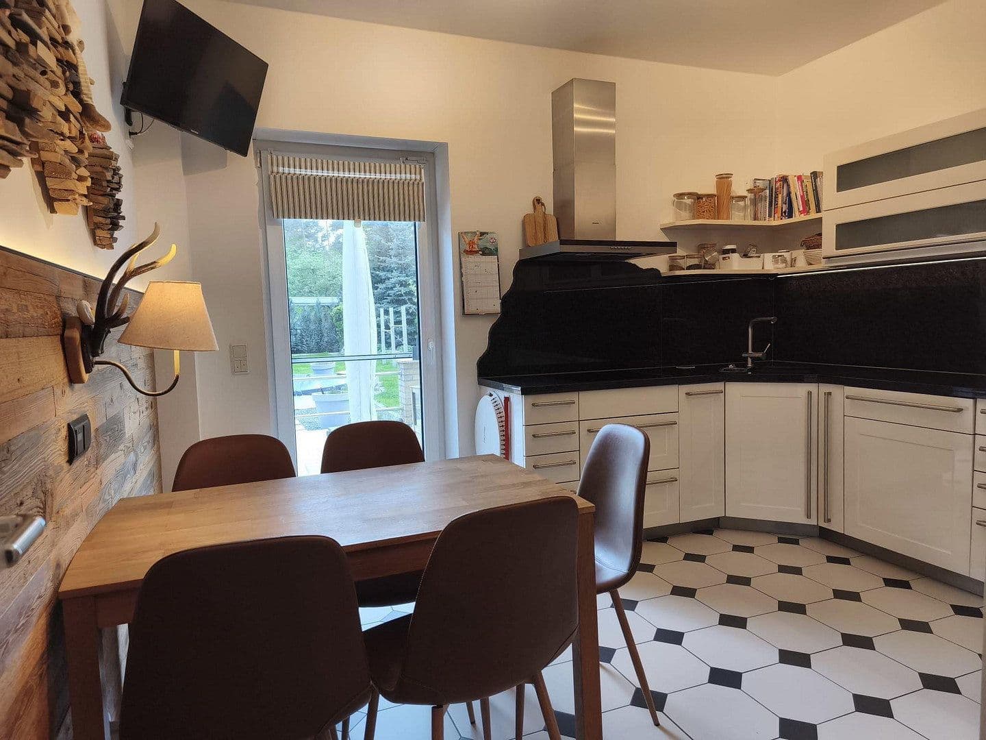 Predaj domu 159 m², pozemek 825 m², Helgolandstr. 98, Schulzendorf, Brandenbursko Predaj domu 159 m², pozemek 825 m², Helgolandstr. 98, Schulzendorf, Brandenbursko