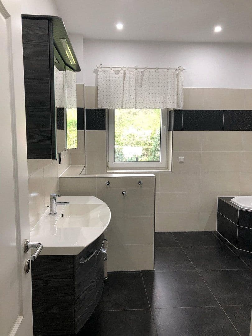 Predaj domu 159 m², pozemek 825 m², Helgolandstr. 98, Schulzendorf, Brandenbursko Predaj domu 159 m², pozemek 825 m², Helgolandstr. 98, Schulzendorf, Brandenbursko