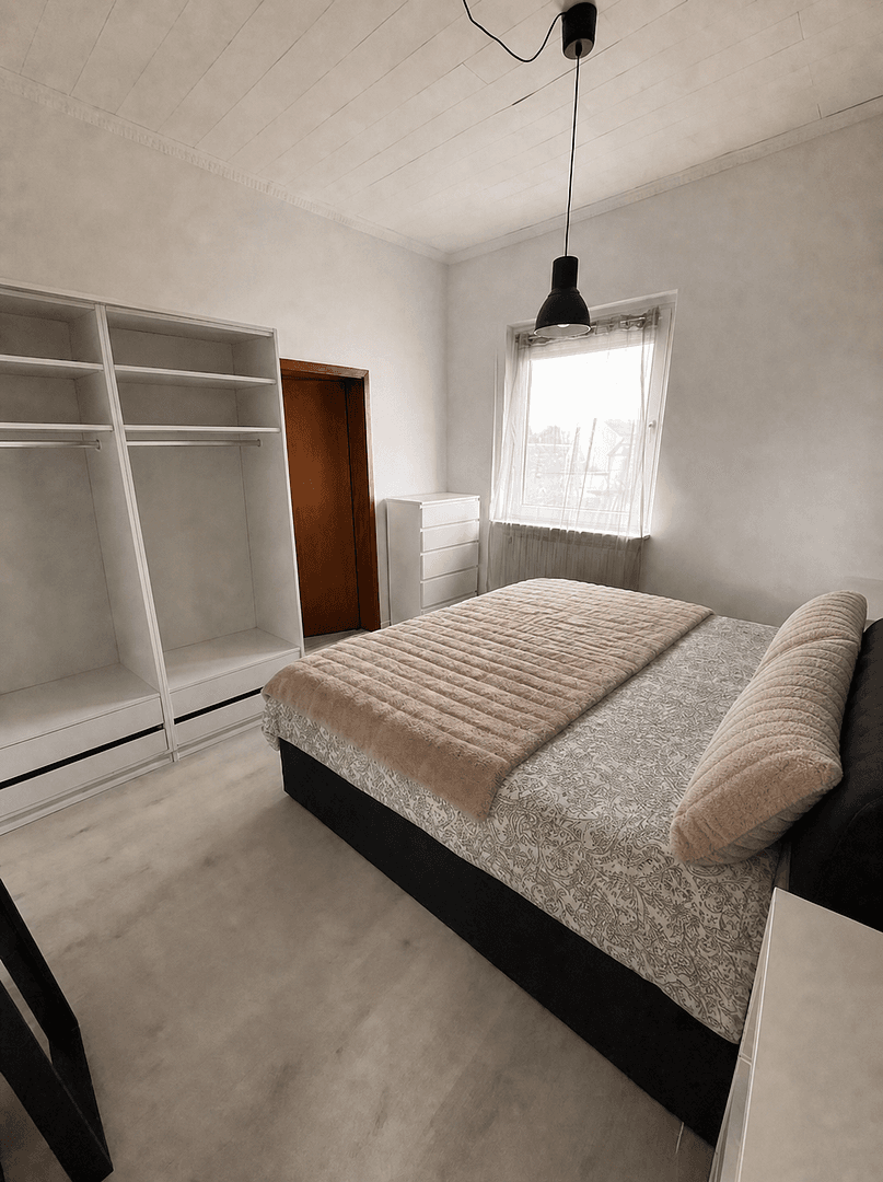 Prenájom bytu 3-izbový 78 m², Kirchstraße 80, Mülheim an der Ruhr, Severné Porýnie - Westfálsko Prenájom bytu 3-izbový 78 m², Kirchstraße 80, Mülheim an der Ruhr, Severné Porýnie - Westfálsko