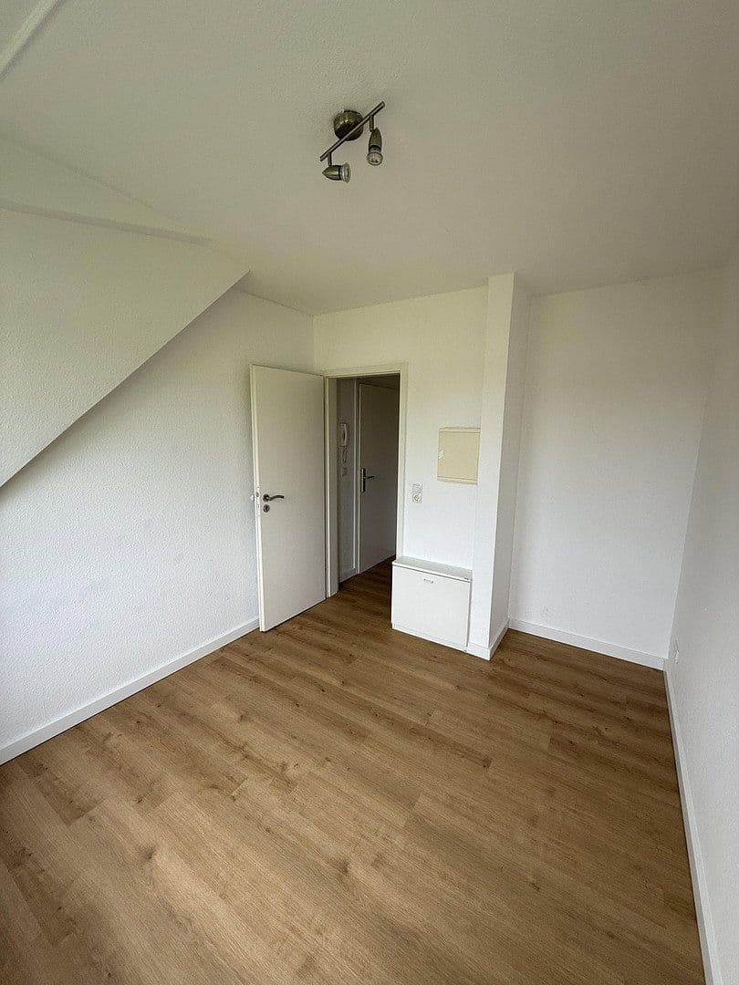 Prenájom bytu 3-izbový 73 m², Schaphuser Straße 15, Bremen, Brémy Prenájom bytu 3-izbový 73 m², Schaphuser Straße 15, Bremen, Brémy