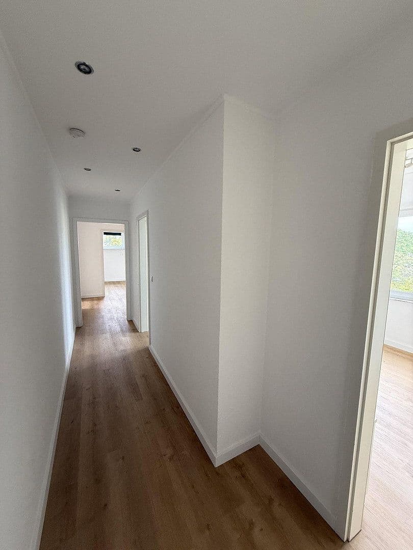 Prenájom bytu 3-izbový 73 m², Schaphuser Straße 15, Bremen, Brémy Prenájom bytu 3-izbový 73 m², Schaphuser Straße 15, Bremen, Brémy