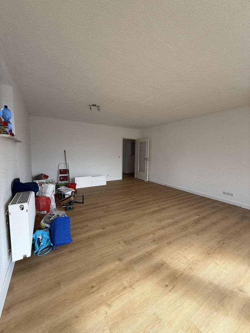 Prenájom bytu 3-izbový 73 m², Schaphuser Straße 15, Bremen, Brémy Prenájom bytu 3-izbový 73 m², Schaphuser Straße 15, Bremen, Brémy