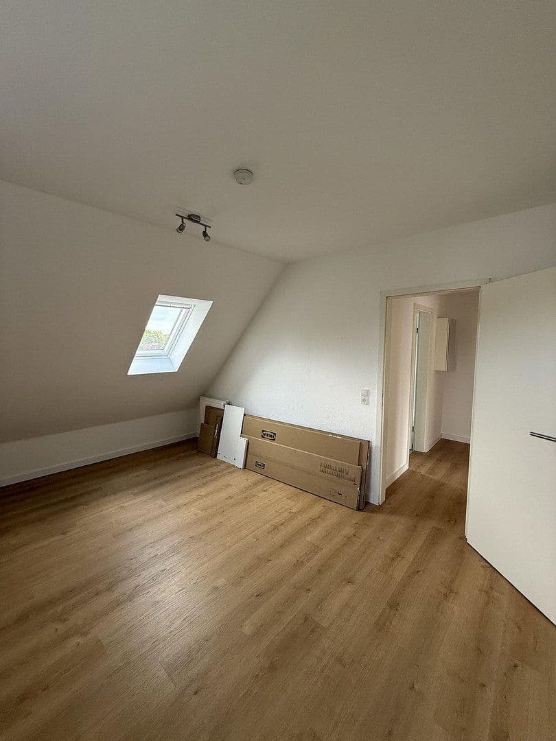 Prenájom bytu 3-izbový 73 m², Schaphuser Straße 15, Bremen, Brémy Prenájom bytu 3-izbový 73 m², Schaphuser Straße 15, Bremen, Brémy
