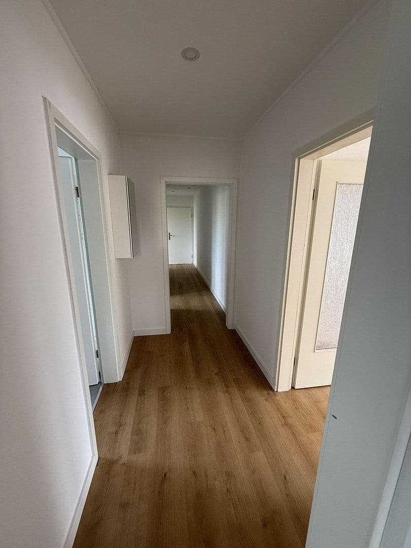 Prenájom bytu 3-izbový 73 m², Schaphuser Straße 15, Bremen, Brémy Prenájom bytu 3-izbový 73 m², Schaphuser Straße 15, Bremen, Brémy