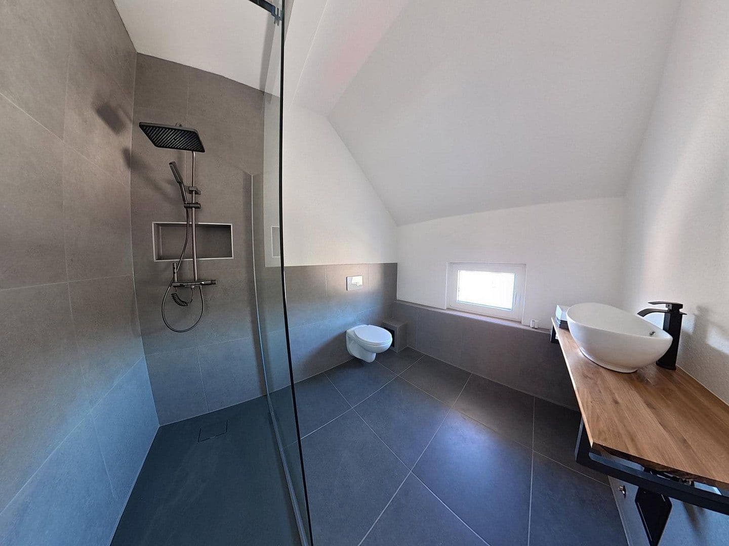 Prenájom domu 135 m², pozemek 500 m², Elsterberg, Sasko Prenájom domu 135 m², pozemek 500 m², Elsterberg, Sasko