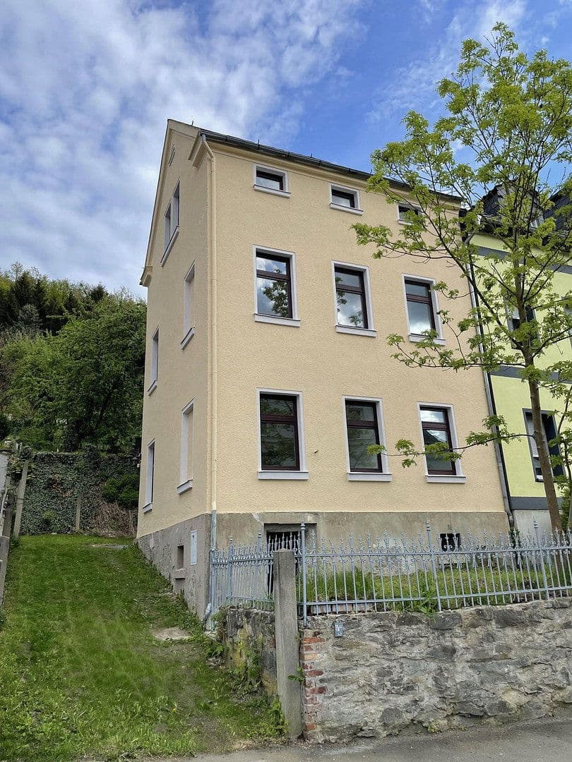 Prenájom domu 135 m², pozemek 500 m², Elsterberg, Sasko Prenájom domu 135 m², pozemek 500 m², Elsterberg, Sasko