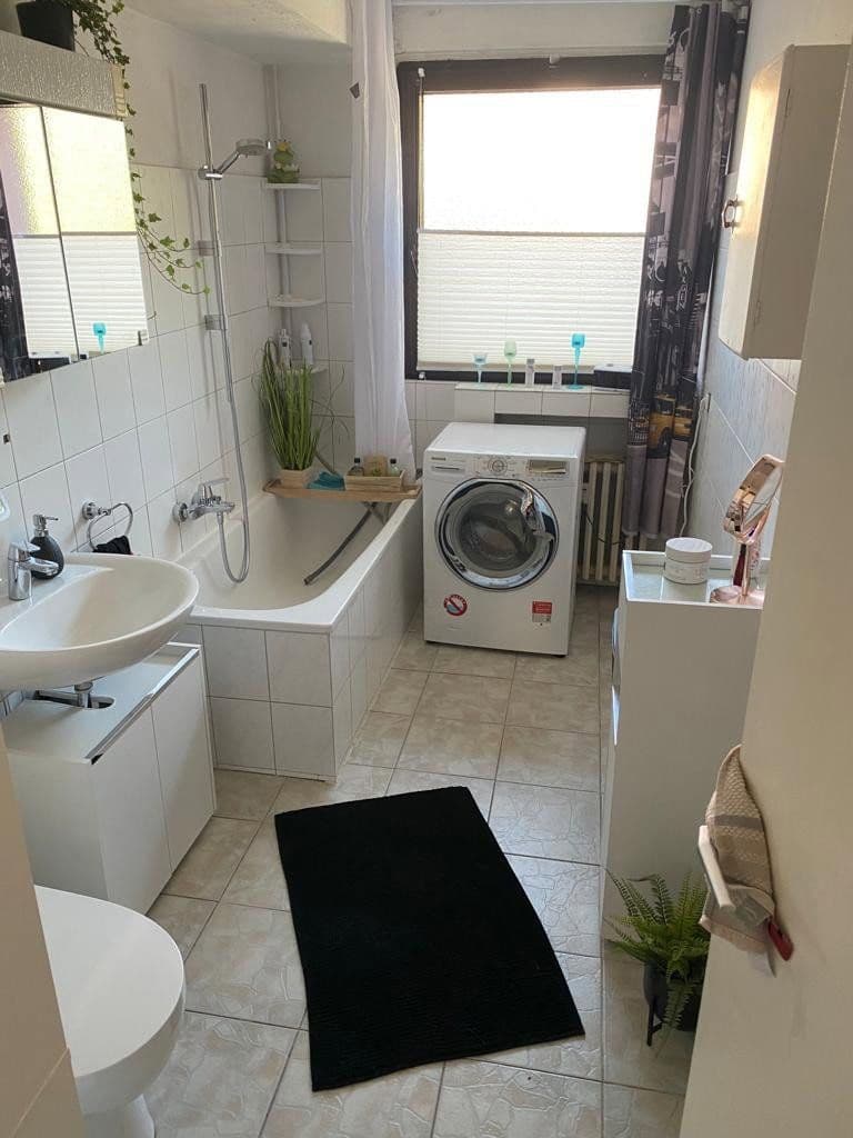 Prenájom bytu 3-izbový 78 m², Lakumerstr.42, Duisburg, Severné Porýnie - Westfálsko Prenájom bytu 3-izbový 78 m², Lakumerstr.42, Duisburg, Severné Porýnie - Westfálsko