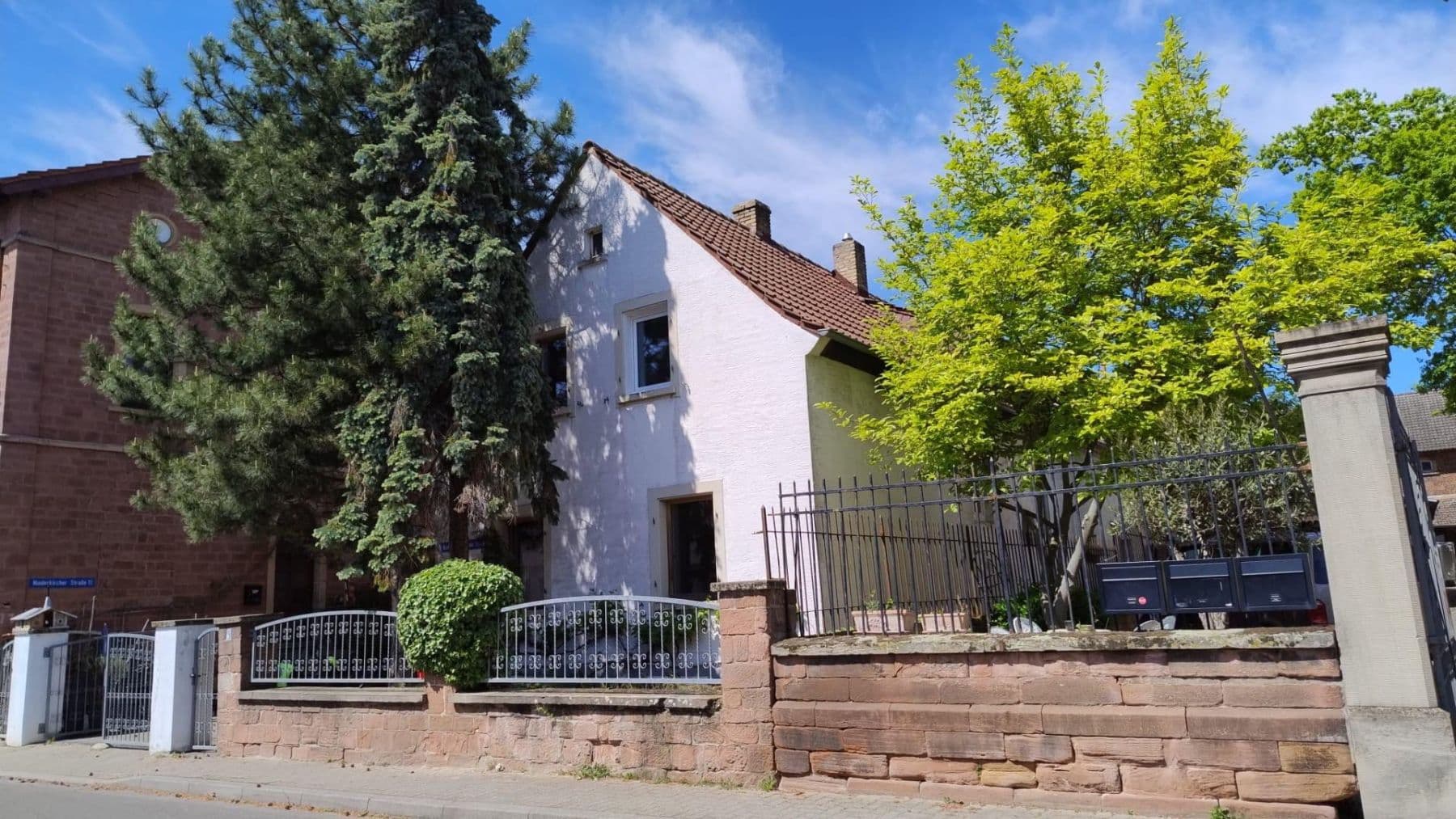 Predaj domu 118 m², pozemek 153 m², Deidesheim, Porýnie-Falcko Predaj domu 118 m², pozemek 153 m², Deidesheim, Porýnie-Falcko