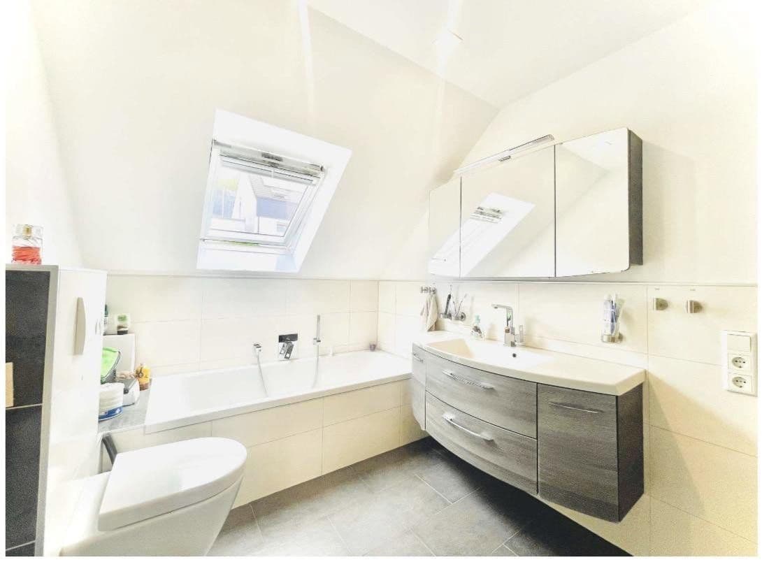 Predaj domu 140 m², pozemek 202 m², Wuppertal, Severné Porýnie - Westfálsko Predaj domu 140 m², pozemek 202 m², Wuppertal, Severné Porýnie - Westfálsko